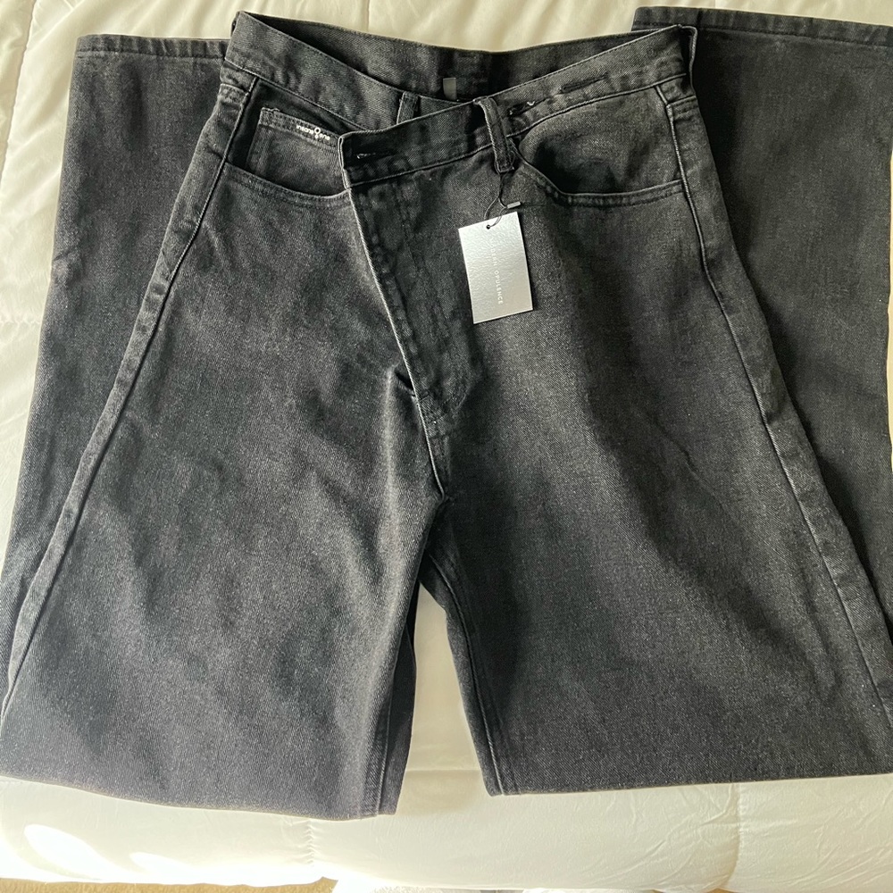 Black asymmetrical Jeans
